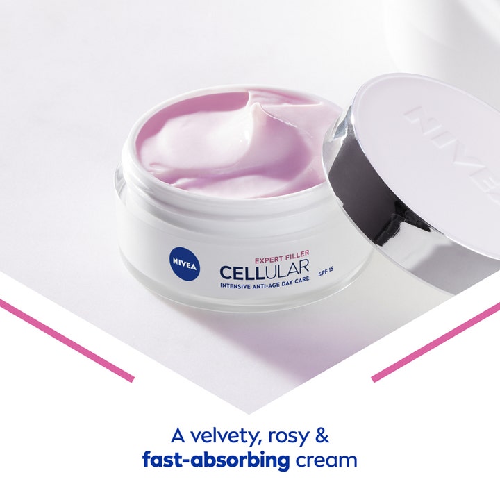 NIVEA Cellular Expert Filler 50 ml dagcreme med lyserød fløjlsblød konsistens og SPF 15 i hvid krukke med sølvlåg