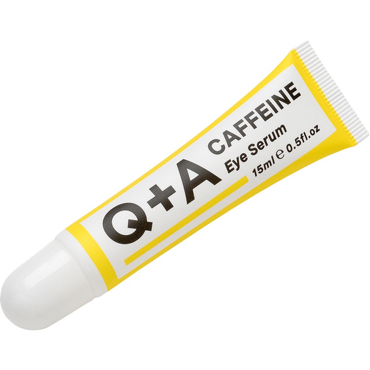 Q+A Caffeine Eye Serum 15 ml opfriskende øjenserum mod hævelser i en gul og hvid tube med hvidt låg.