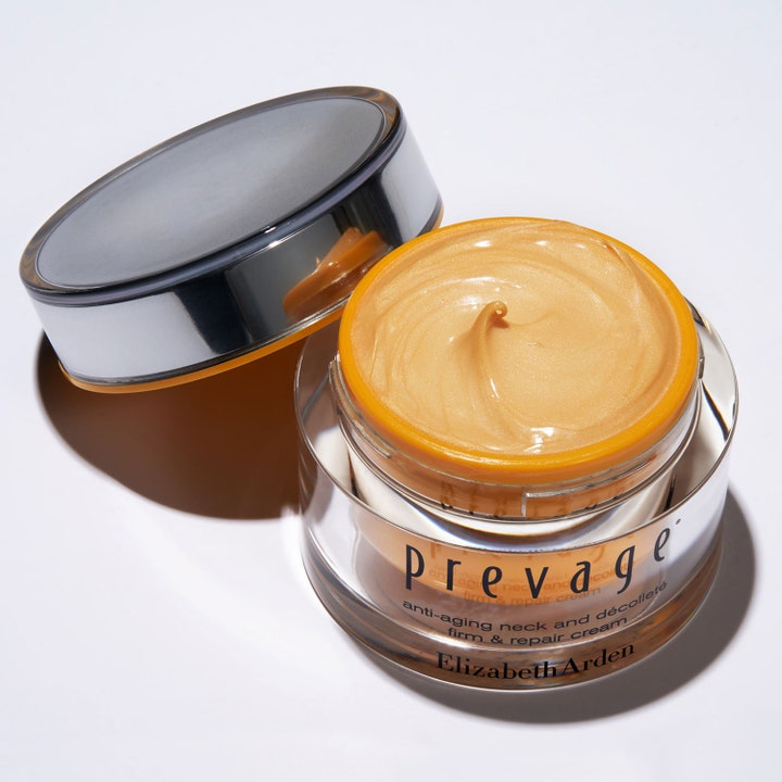 Elizabeth Arden Prevage Anti-Aging Neck and Décolleté 50 ml opstrammende creme med gylden tekstur i glaskrukke