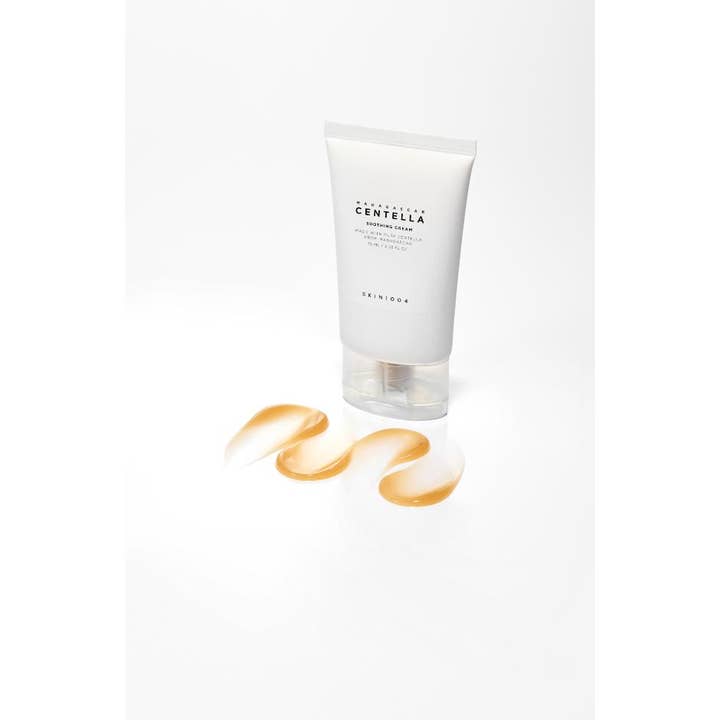 SKIN1004 Madagascar Centella Soothing Cream 75 ml beroligende ansigtscreme i hvid tube med brunlig geltekstur