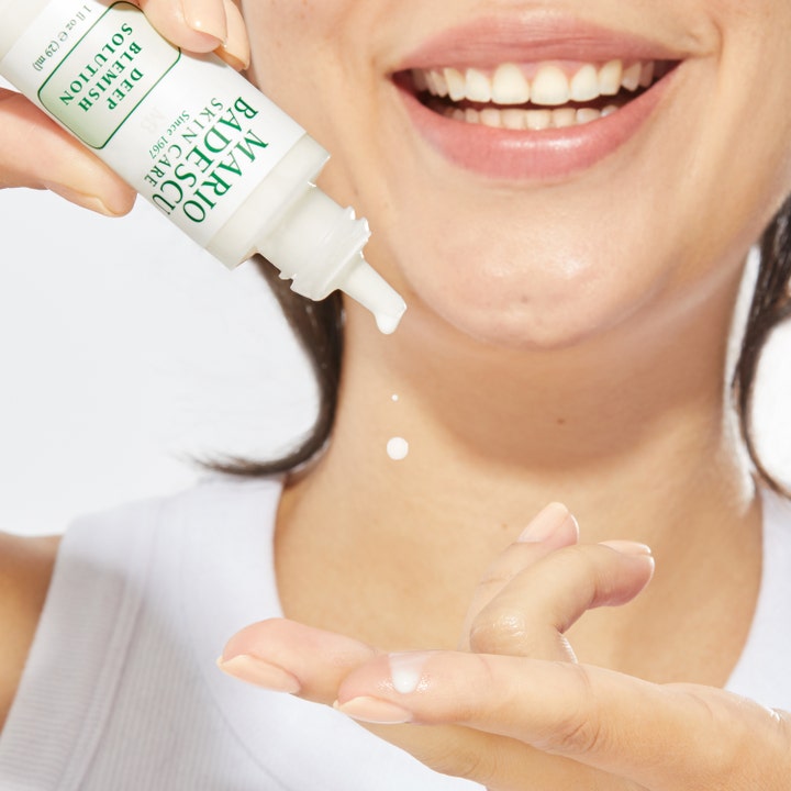 Mario Badescu Deep Blemish Solution 29 ml spot treatment mod urenheder hvid flydende konsistens dryppes på finger
