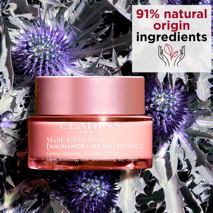 Clarins Multi-Active Jour 50 ml glødgivende dagcreme i rosa krukke med 91 % naturlige ingredienser.