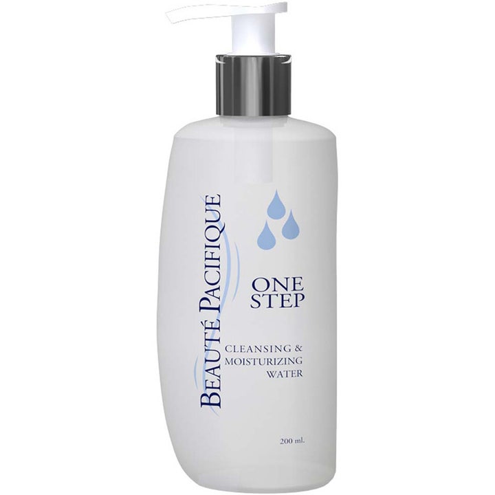 Beauté Pacifique One Step Cleansing & Moisturizing Water 200 ml fugtgivende rensevand i frostet flaske med hvid pumpe.