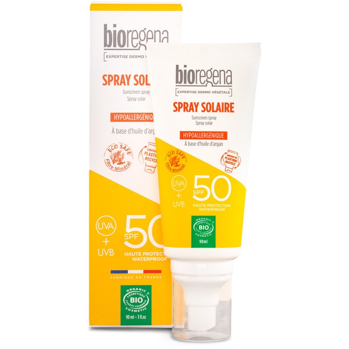 Bioregena Spray Solaire 90 ml beskyttende solcreme SPF 50 med arganolie i hvid tube med spraypumpe og gul æske