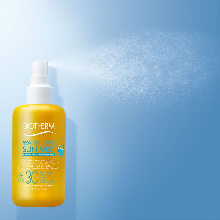 Biotherm Water Lover Sun Mist SPF30 200 ml solcreme spray der sprayer en fin sky af usynlig beskyttelse.