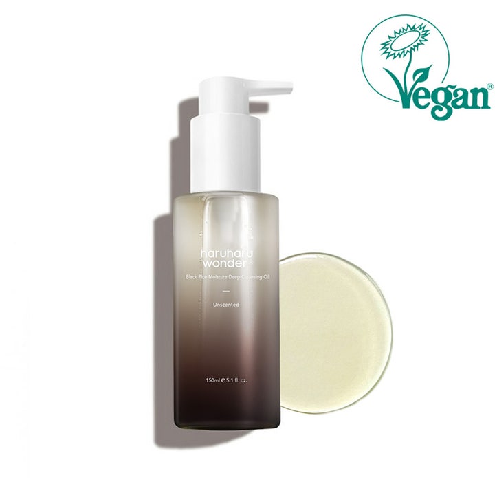 haruharu wonder Black Rice Moisture Deep Cleansing Oil 150 ml vegansk renseolie i gradient flaske med hvid pumpe.