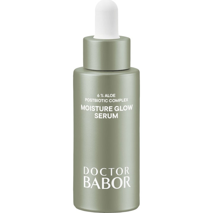 Doctor Babor Cleanformance Moisture Glow Serum fugtgivende ansigtsserum i hvid flaske med grøn metalkrave og pipette
