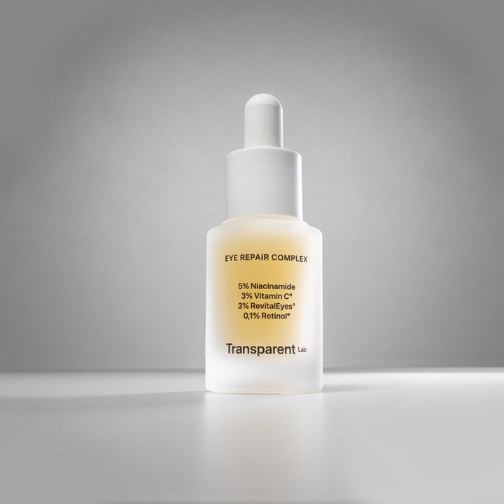 Transparent Lab Eye-Repair Complex 15 ml øjencreme med niacinamide og retinol i frostet glasflaske med hvid pipette