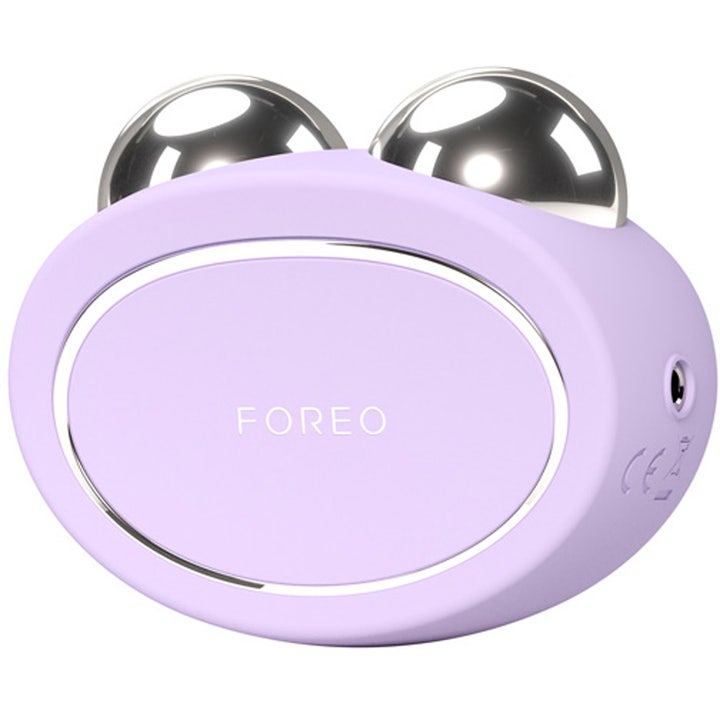 FOREO BEAR 2 Lavender 1 stk opstrammende beauty tech i lilla silikone med to blanke sølvkugler.