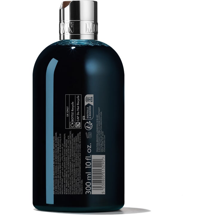Molton Brown Dark Leather Bath & Shower Gel 300 ml shower gel i mørk flaske med sølvlåg og synlig ingrediensliste.