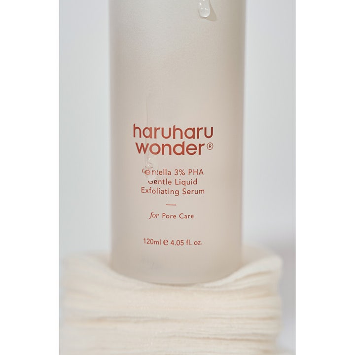 haruharu wonder Centella 3% PHA Gentle Liquid Exfoliating Serum 120 ml til porepleje i frostet flaske på vatrondeller