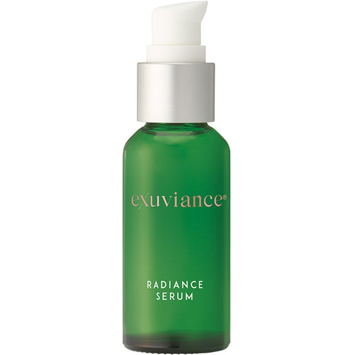 Exuviance Radiance Serum 30 ml eksfolierende serum der giver glød i grøn glasflaske med sølvdetaljer.