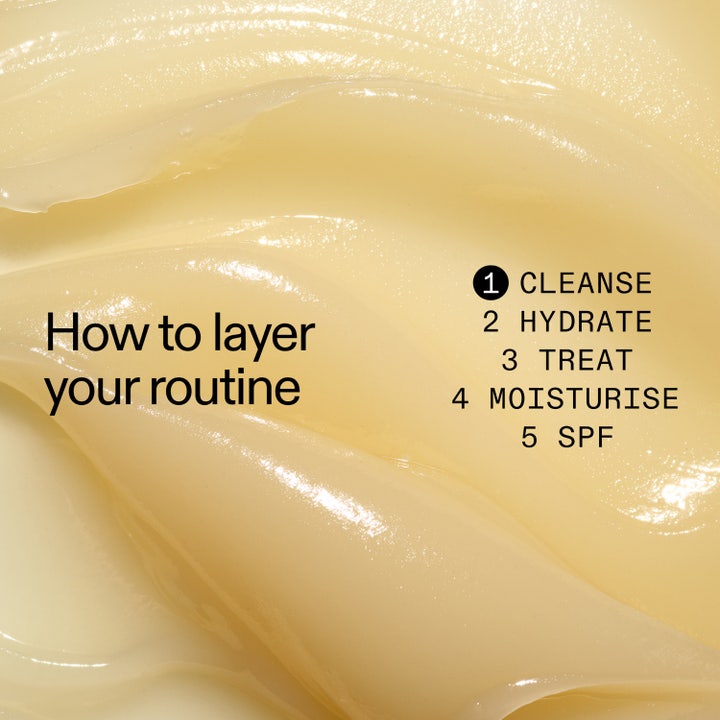 The INKEY List Oat Cleansing Balm 50 ml ansigtsrens med fyldig tekstur og infografik om rutine trin 1 Cleanse