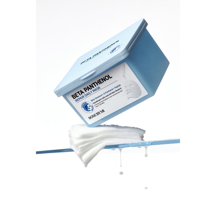 Some By Mi Beta Panthenol Repair Daily Mask 30 stk reparerende ansigtsmasker i lyseblå boks med dryppende serum