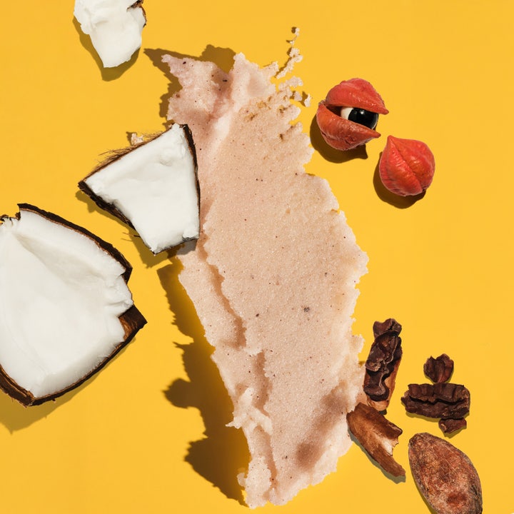 Sol de Janeiro Bum Bum Body Scrub 220 g eksfolierende kropsskrub i gule krukker og papæsker