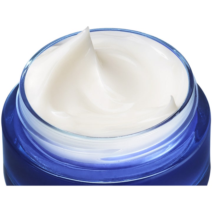 Biotherm Blue Therapy Moisturizing Night Cream 50 ml i blå glaskrukke med cremet hvid tekstur der fugter huden