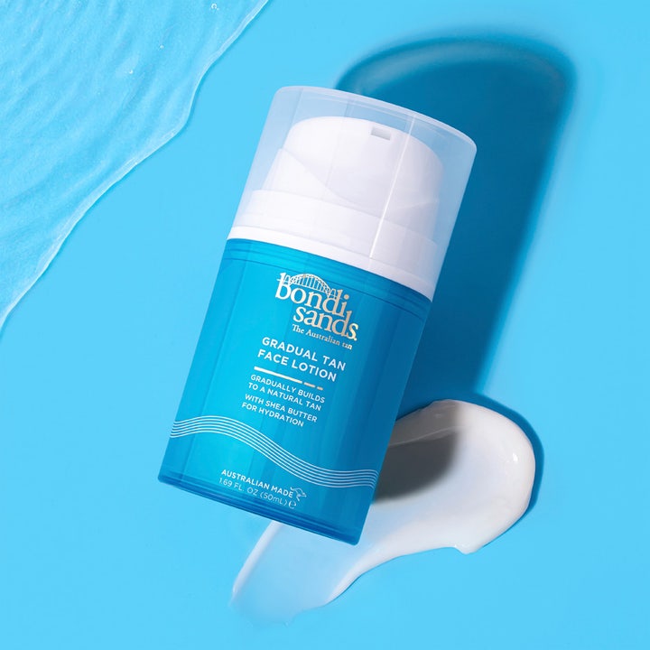 Bondi Sands Gradual Tan Face Lotion 50 ml fugtgivende selvbruner i blå pumpeflaske med cremet hvid tekstur