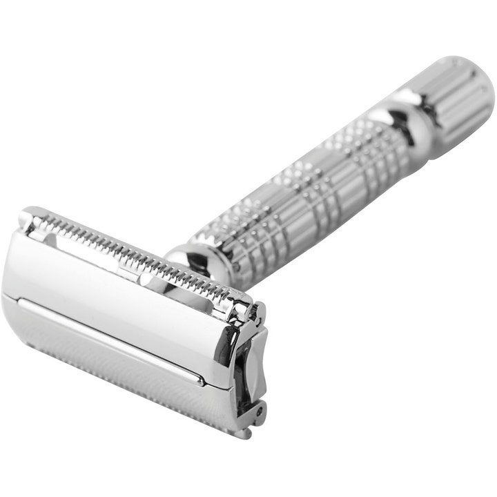 Klassisk Sikkerhedshøvl 1 stk til præcis barbering i blank krom med mønstret håndtag og butterfly-åbning.