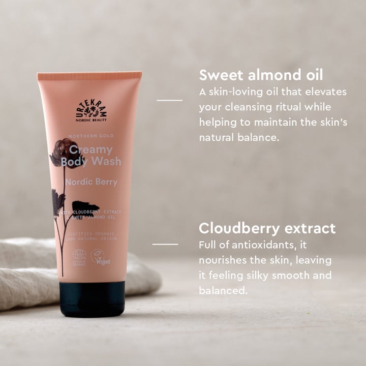 Urtekram Nordic Berry Creamy Body Wash 200 ml nærende kropsvask med multebær og mandelolie i ferskenfarvet tube