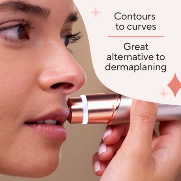 Flawless Flawless Face Blush 4.0 1 stk. rakapparat fjerner ansigtshår og følger konturer som alternativ til dermaplaning.