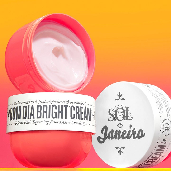 Sol de Janeiro Bom Dia Bright Cream 75 ml lysnende bodylotion med frugt-AHAs og C-vitamin i pink krukke