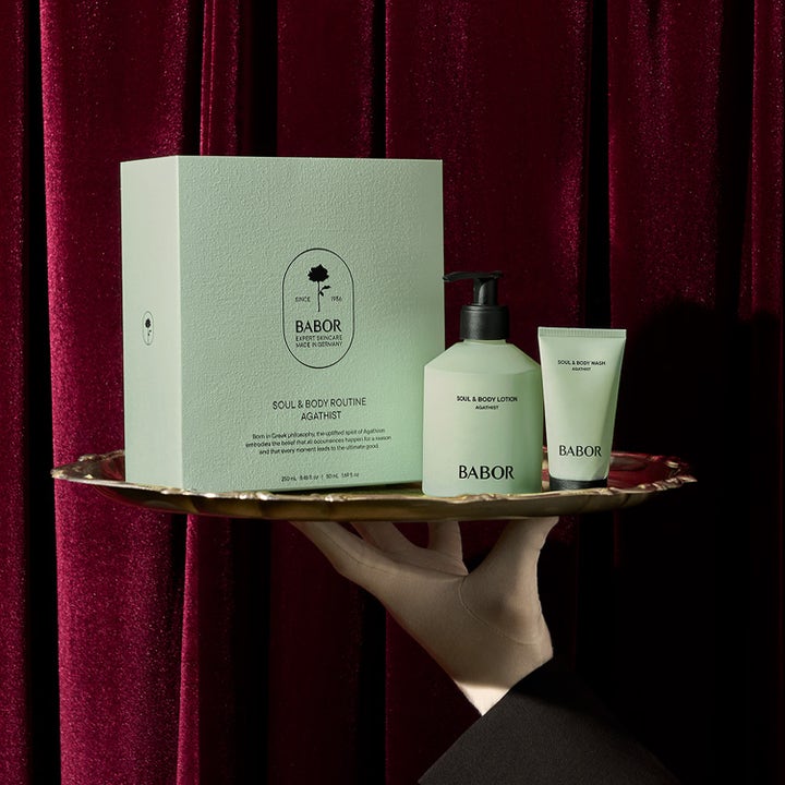 Babor Soul & Body Gift Set Agathist 300 ml kropspleje i mintgrøn gaveæske præsenteret på en guldbakke