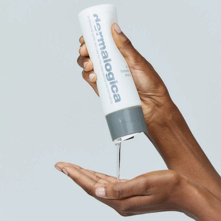 Dermalogica Special Cleansing Gel 500 ml refill er en ansigtsrens der hældes som klar gel fra hvid flaske.