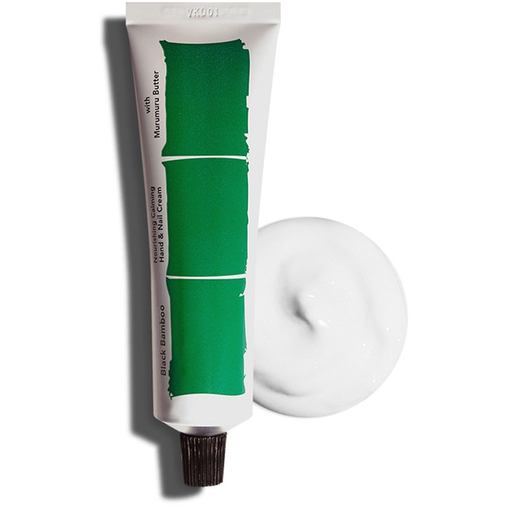 haruharu wonder Black Bamboo Nourishing Calming Hand & Nail Cream 50 ml nærende håndcreme i hvid tube med hvid tekstur