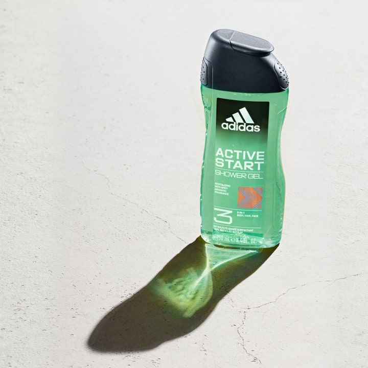 Adidas Active Start For Him Shower Gel 400 ml opfriskende duschtvål i grøn gennemsigtig flaske med markant skygge.