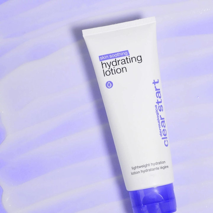 Dermalogica Skin Soothing Hydrating Lotion 59 ml beroligende ansigtscreme i hvid tube på lilla baggrund