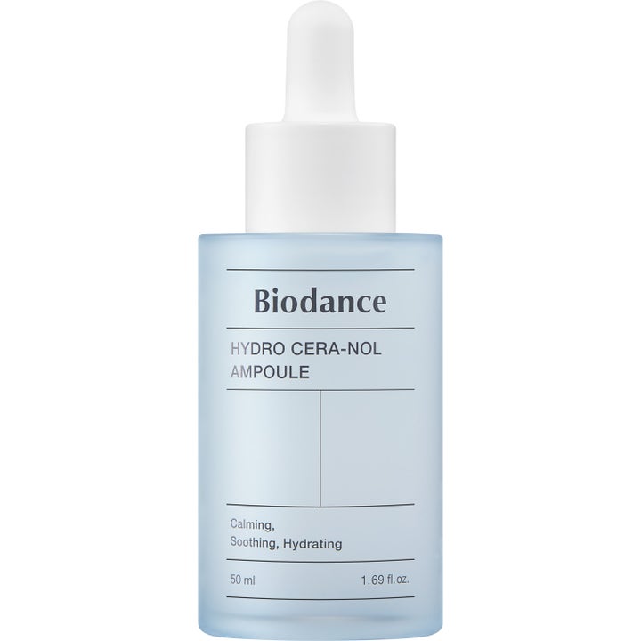 Biodance Hydro Cera-nol Ampoule 50 ml fugtgivende og beroligende serum i lyseblå frostet glasflaske med hvid pipette