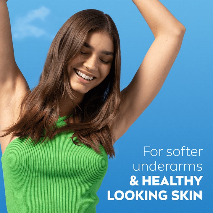 NIVEA Derma Control Defend Roll On 50 ml beskyttende deodorant viser smilende kvinde med løftede arme og sund hud