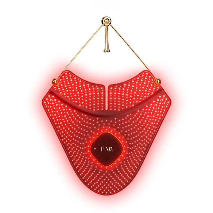 FAQ 202 Silicone LED Neck & Décolleté Mask opstrammende maske i rød silikone med lysende LED-punkter og guldkæde