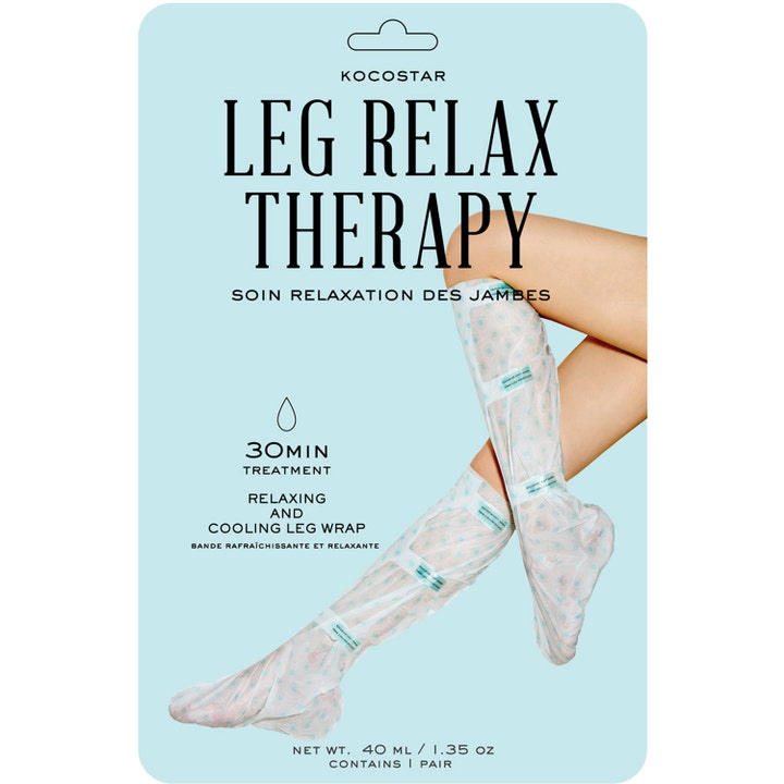 Kocostar Leg Relax Therapy 1 par afkølende benmaske i lyseblå pakning med hvide prikkede wraps på benene