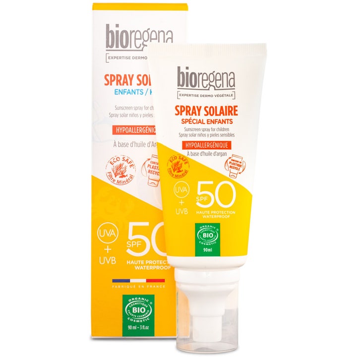 Bioregena Spray Solaire Kids SPF 50 90 ml vandfast solcreme til børn i hvid tube med spraypumpe og gul æske.