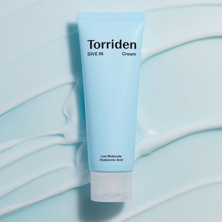 Torriden DIVE-IN Low Molecular Hyaluronic Acid Cream 80 ml fugtgivende ansigtscreme på cremet lyseblå tekstur