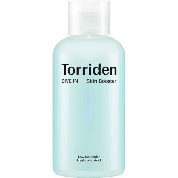 Torriden DIVE IN Skin Booster fugtgivende ansigtspleje med hyaluronsyre i en lyseblå flaske med hvidt låg