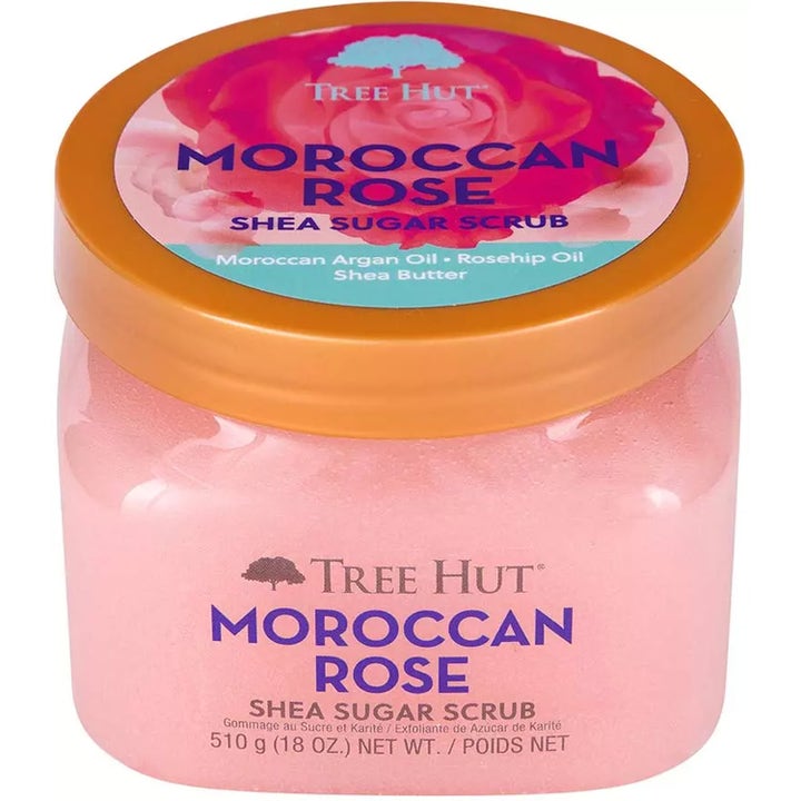 Tree Hut Moroccan Rose Shea Sugar Scrub 510 g eksfolierende kropsscrub i krukke med lyserødt sukkerindhold