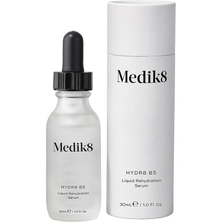 Medik8 Hydr8 B5 Serum 30 ml fugtgivende serum i frostet glasflaske med sort pipette og hvidt paprør