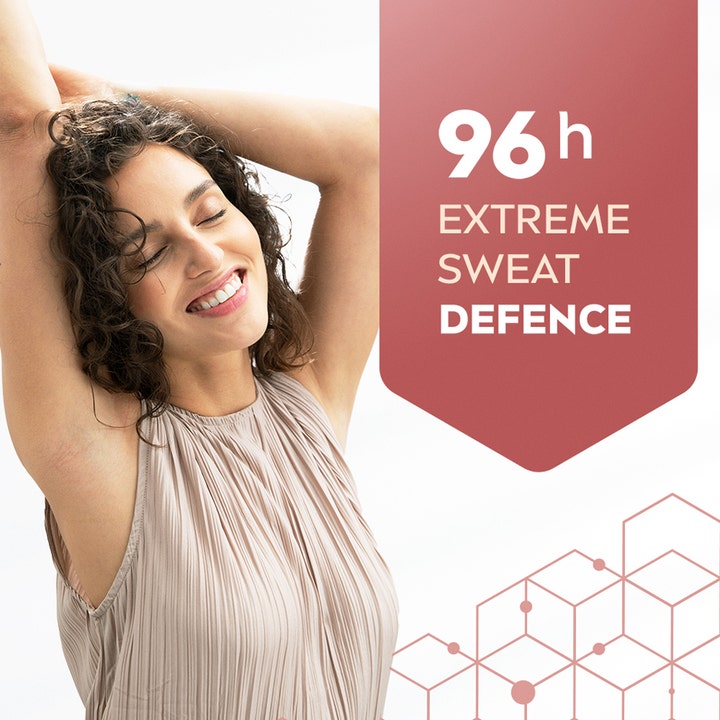 NIVEA Derma Dry Maximum Protection 50 ml deodorant giver 96h extreme sweat defence vist med smilende kvinde