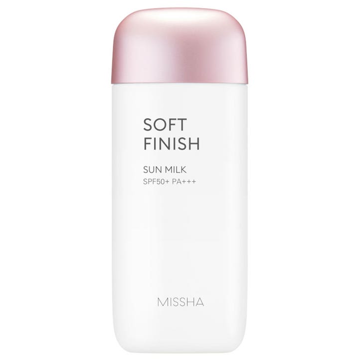 Missha Soft Finish Sun Milk SPF 50+ ansigtssolcreme i hvid emballage med et metallisk lyserødt låg