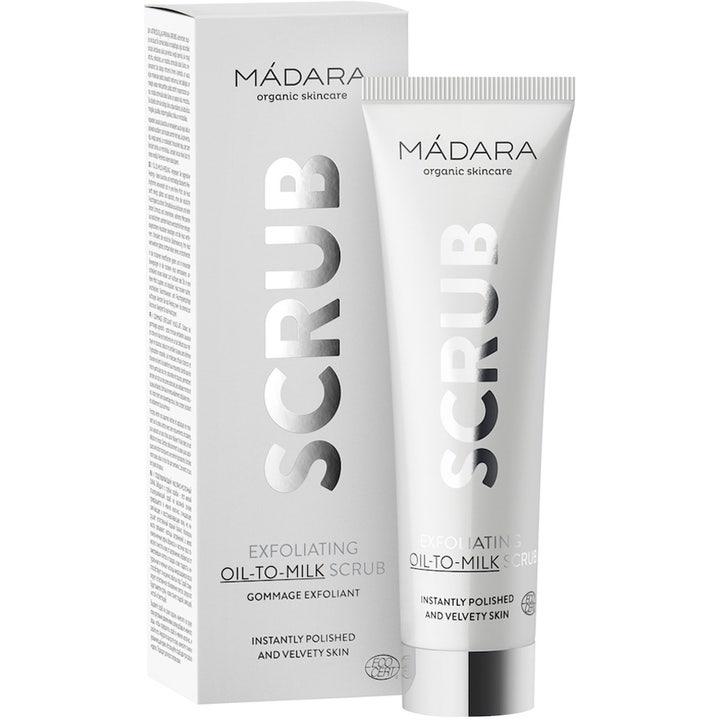 MÁDARA Scrub Exfoliating Oil-to-Milk Scrub 60 ml ansigtsskrub i hvid tube og æske der giver blød hud