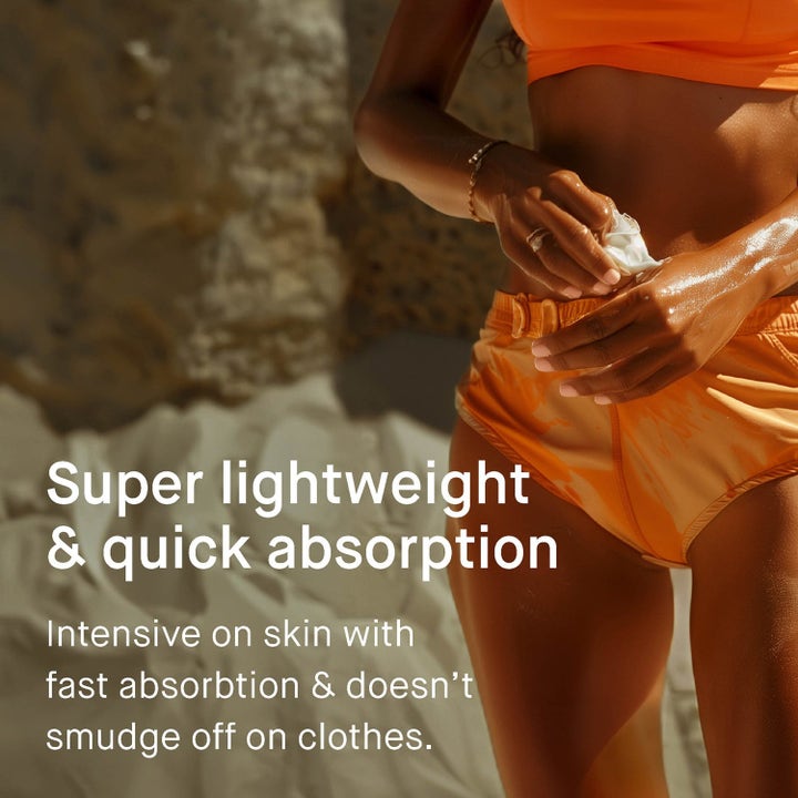 EVY Technology Daily Tan Activator beroligende after sun mousse påføres huden og absorberes hurtigt.