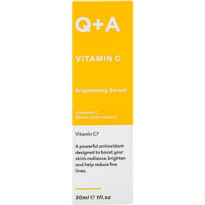 Q+A Vitamin C Brightening Serum 30 ml glødgivende ansigtsserum i gul og hvid ydre emballage.