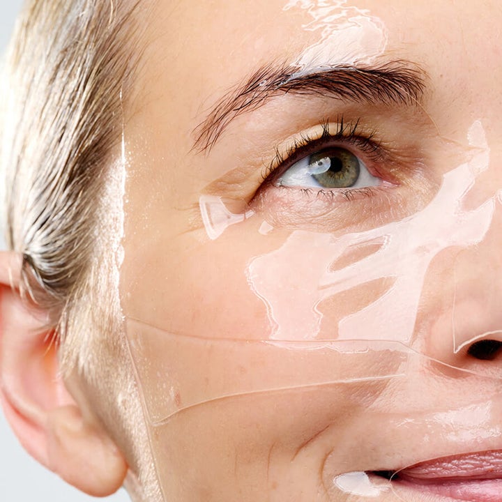 Currentbody Skin Hydrogel Face Mask 26 g fugtgivende sheet mask påført ansigtet for en glødende effekt