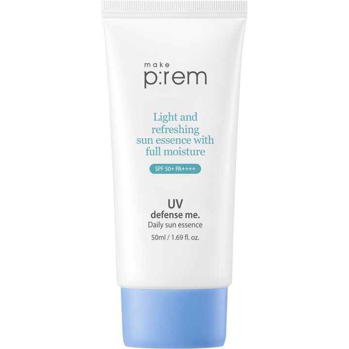 make p:rem UV defense me Daily sun essence 50ml fugtgivende solcreme i hvid tube med lyseblåt låg og SPF 50+