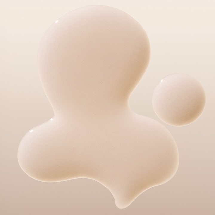 Babor Ampoule Concentrates Perfect Glow 14 ml glødgivende ansigtsserum med lyserød perlemorskimrende tekstur