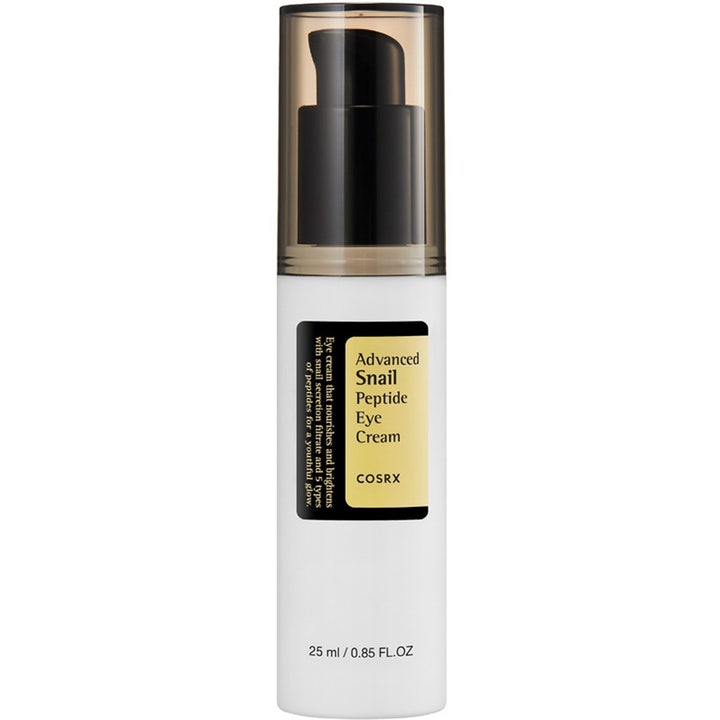 COSRX Advanced Snail Peptide Eye Cream 25 ml i hvid pumpeflaske med snegleslim der lysner mørke rande.