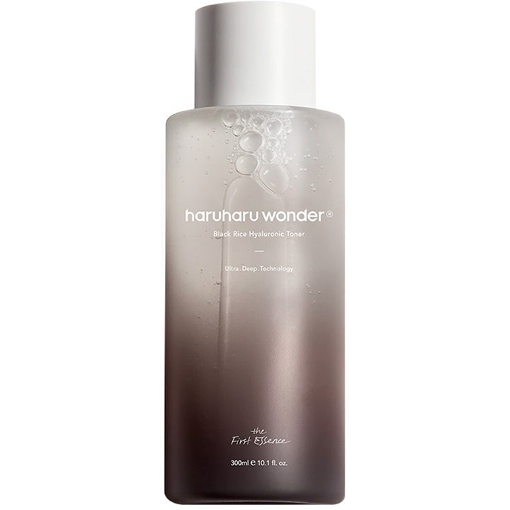 haruharu wonder Black Rice Hyaluronic Toner 300 ml fugtgivende skintonic i mørkebrun gradientflaske med hvidt låg