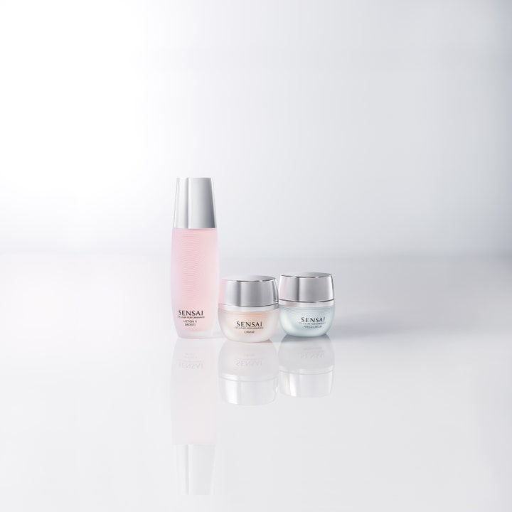 Sensai Cellular Performance Fresh Cream 40 ml fugtgivende dagcreme i glaskrukke med sølvlåg og lotion